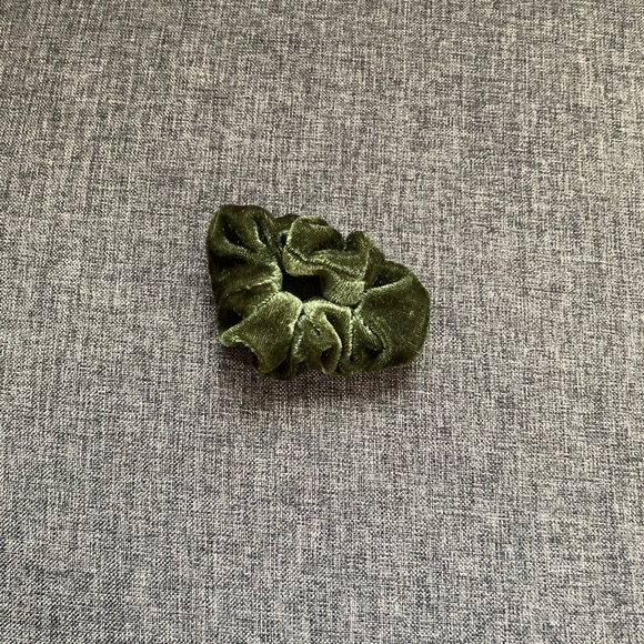 Cute Green Scrunchy - Picture 2 of 3